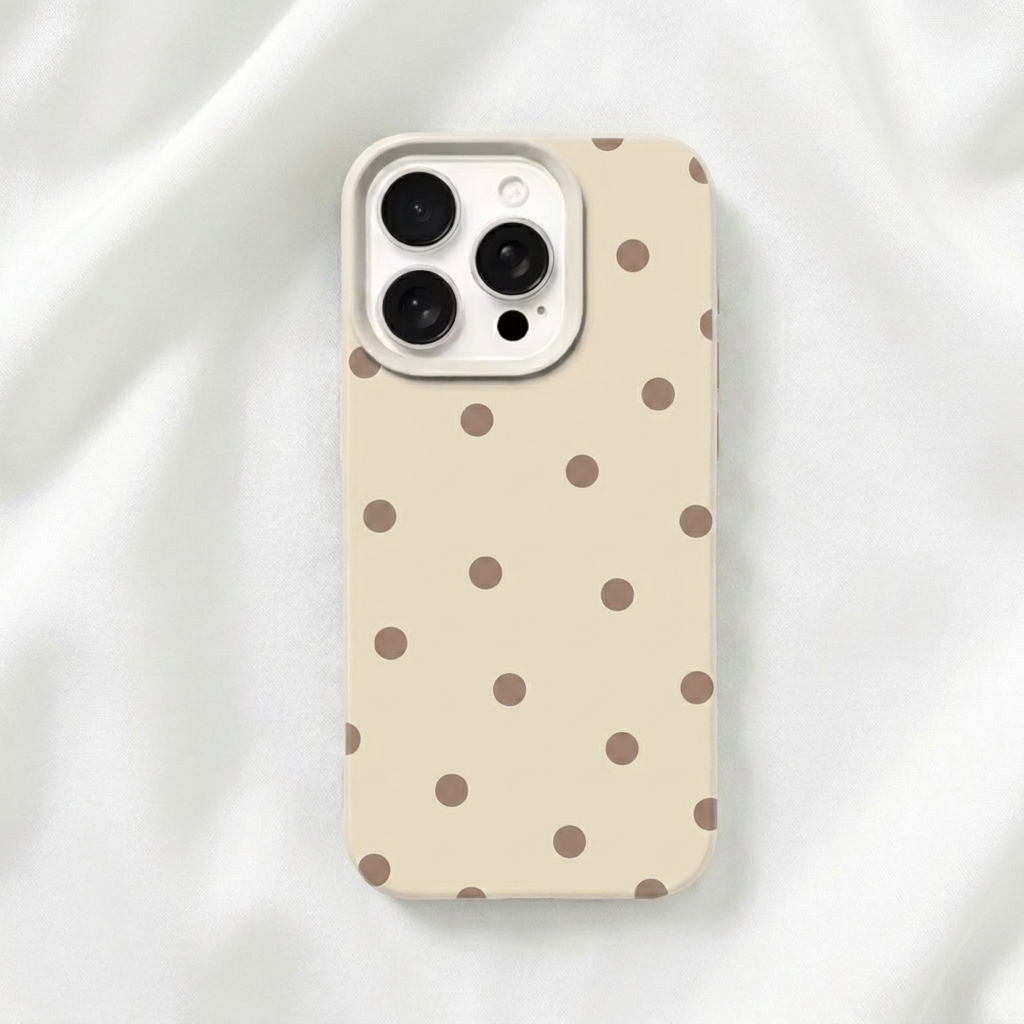 Dotti Handyhülle in Sandbeige mit braunen Punkten für iPhone